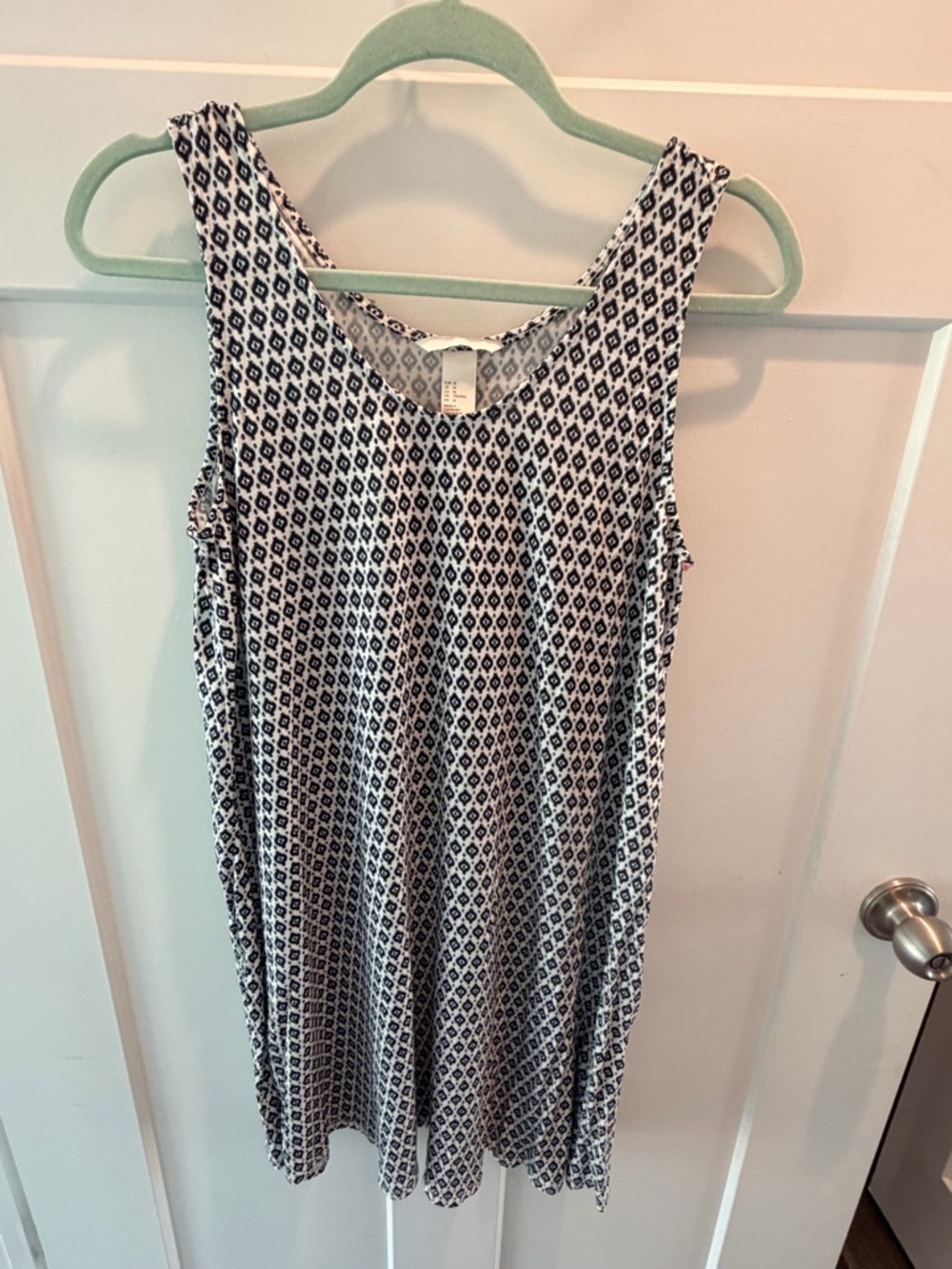 H&M Medium Black White Geometric Dress Sleeveless Casual Swing Dress
